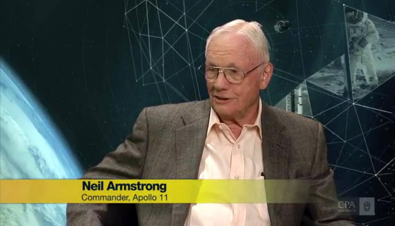 Neil Armstrong rompe el silencio y concede una entrevista
