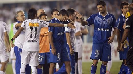 Con bronca y tristeza. Cantero llora y Ortiz saluda a Neymar. 