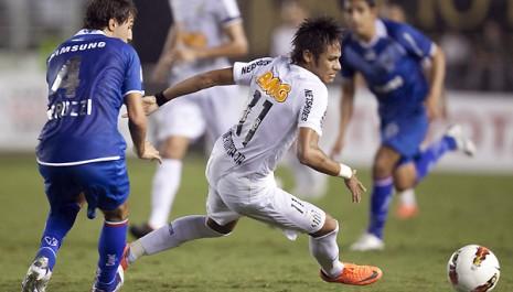 Lo controló muy bien. El pibe Peruzzi se la hizo más que difícil a Neymar. 