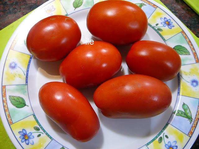 Tomates secos con aceite, ajo y orégano