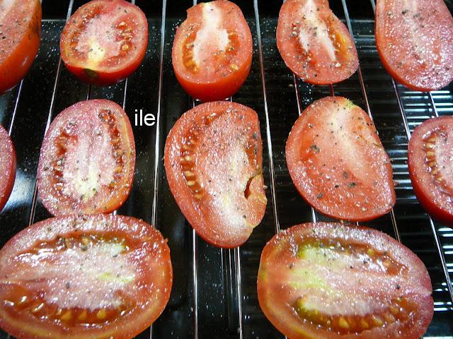 Tomates secos con aceite, ajo y orégano