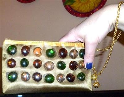 DIY - Clutch dorado con gemas de vidrio