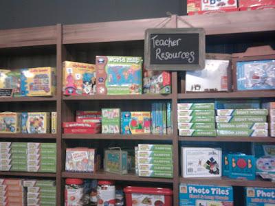 Crónica de la inuguración en Valencia de la librería-cafetería Rana Books