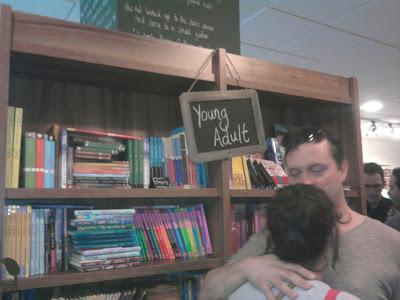 Crónica de la inuguración en Valencia de la librería-cafetería Rana Books