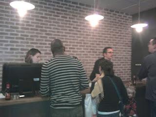 Crónica de la inuguración en Valencia de la librería-cafetería Rana Books