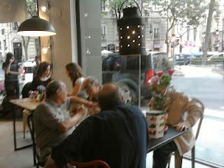 Crónica de la inuguración en Valencia de la librería-cafetería Rana Books