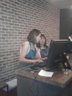 Crónica de la inuguración en Valencia de la librería-cafetería Rana Books