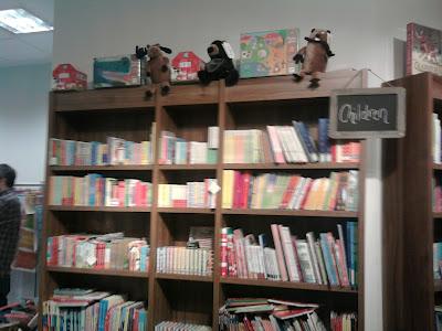 Crónica de la inuguración en Valencia de la librería-cafetería Rana Books