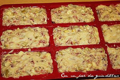 Bocaditos de jamón, pistachos y aceitunas