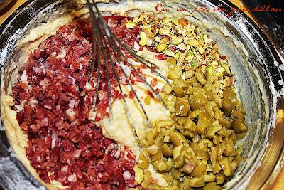 Bocaditos de jamón, pistachos y aceitunas