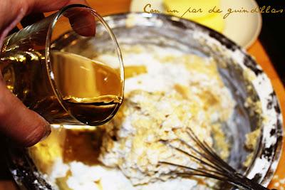 Bocaditos de jamón, pistachos y aceitunas