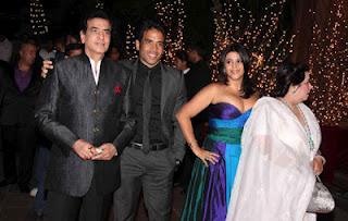 Karan Johar celebró su 40 cumpleaños rodeado de las estrellas de Bollywood