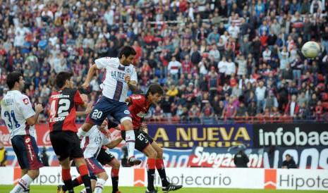 En un partido para el infarto, San Lorenzo se sacó la mufa