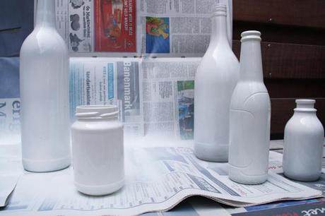 Cómo pintar botellas por dentro y por fuera para convertirlas en jarrones