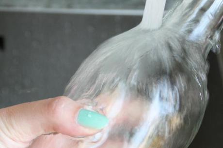 Cómo pintar botellas por dentro y por fuera para convertirlas en jarrones