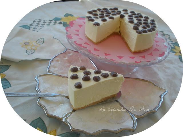 Tarta helada de mousse de vainilla