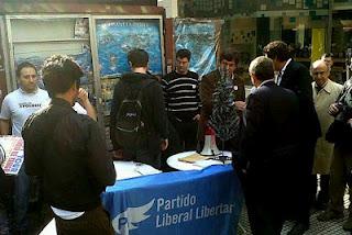 Los que piensan en verde: la protesta del Partido Liberal Libertario