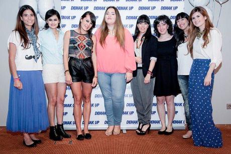 DEMAK' UP DAY DEMAK' UP DAY