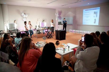 DEMAK' UP DAY DEMAK' UP DAY