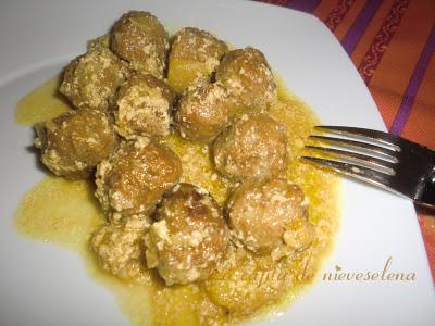 Albóndigas con manzana al curry