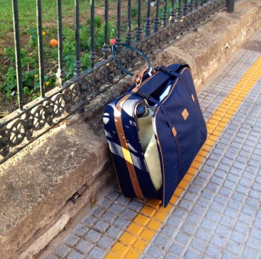 La maleta aparcada