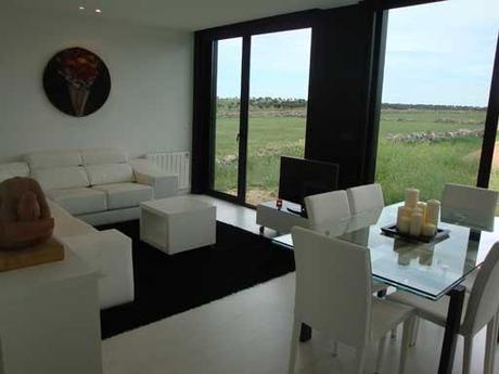 A-cero Projects Os presentamos el interiorismo de una vivienda A-cero Tech con acabado en acero corten y ubicada en Salamanca