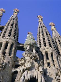 Arquitectos de Ayer y de Hoy -VII- Antonio Gaudí.
