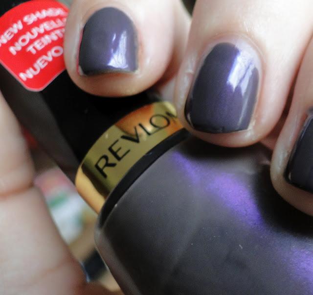 Revlon, uñas y ojos.