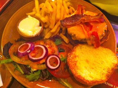 Foster hollywood, y la guerra en la cocina.