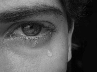 Dos lágrimas que en silencio hacen daño