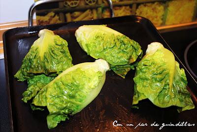 Cogollos de Tudela a la plancha con vinagreta de menta