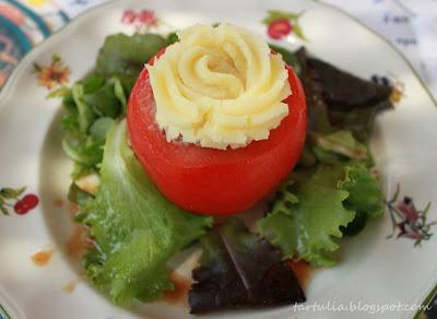 Tomates rellenos con copete