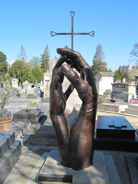 EN EL CEMENTERIO DE MONTPARNASSE