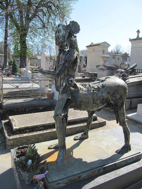 EN EL CEMENTERIO DE MONTPARNASSE