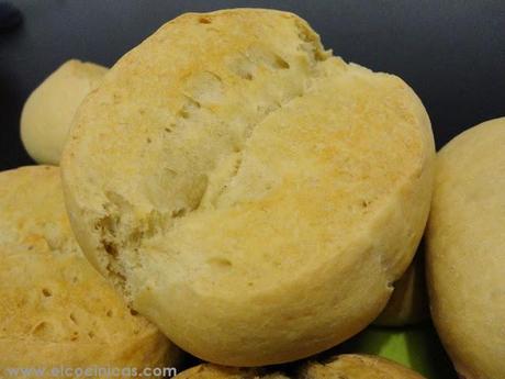 Bollos de pan casero. Francesillas