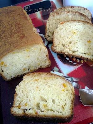 Pan de molde de leche y canela con naranja confitada