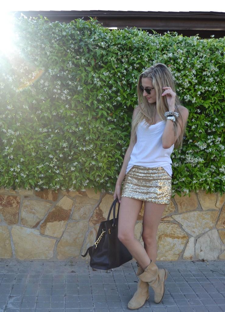Golden skirt and tank top