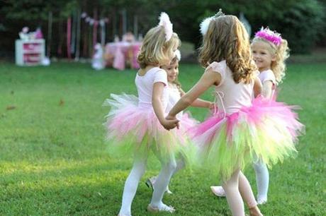 niñas disfrazadas de princesas