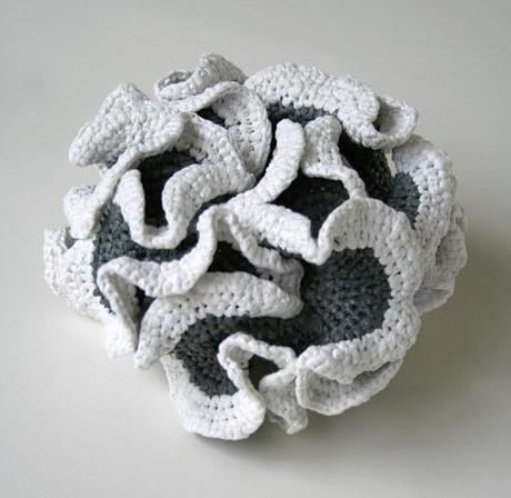 Tejer con plástico.