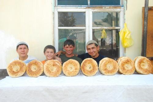 VENDEDORES CALLEJEROS EN UZBEQUISTÁN