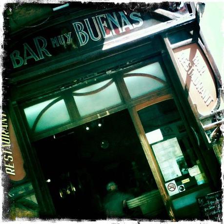 bar Muy Buenas Barcelona by Vincent Pousson