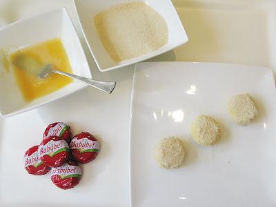 Cómo hacer piruletas de queso Mini Babybel