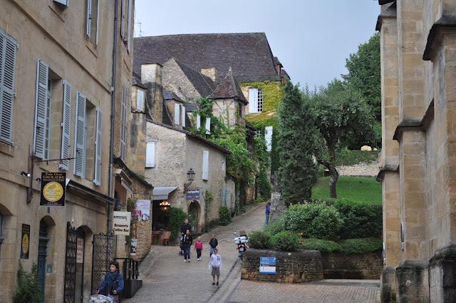 PÉRIGORD NEGRO (I): SARLAT LA CANEDA UN PUEBLO DE CUENTO