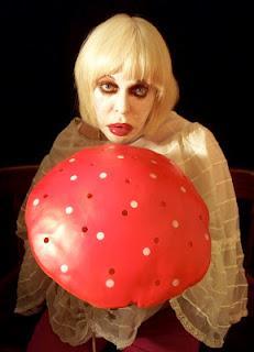 Cineteca Nacional estrena la balada de Genesis y Lady Jaye