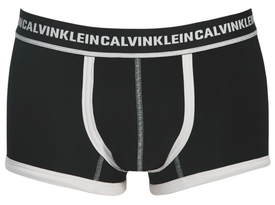 CK presenta modelos clásicos, de estilo sexy e icónicos que los harán sentir cómodos y únicos.