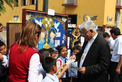 Escolares expusieron periódicos murales referentes al Corpus Christi