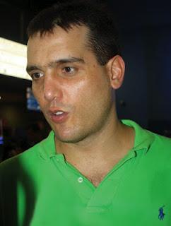 Ni ausente ni de parranda