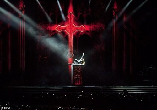 La gira turística MDNA de Madonna está repleta de la agenda de los  Illuminati