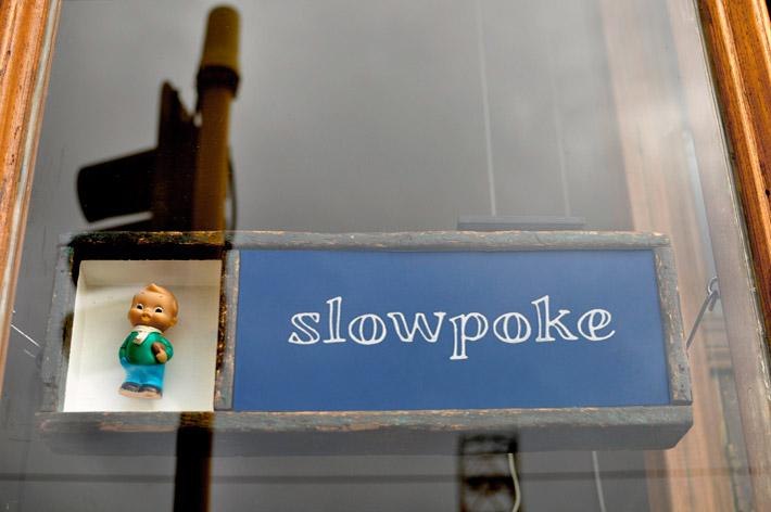 SLOW15 Slowpoke Espresso: Diseño de Interior Sostenible