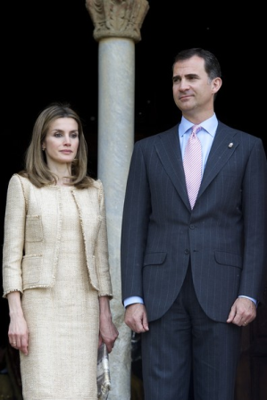 El estilo de la Princesa Letizia en la entrega del  Premio Príncipe de Viana a Antonio López